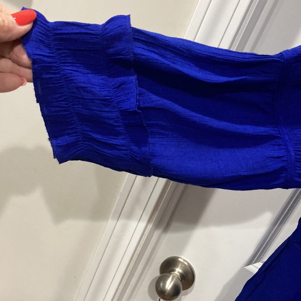 Beautiful Blue Top - Picture 2 of 7